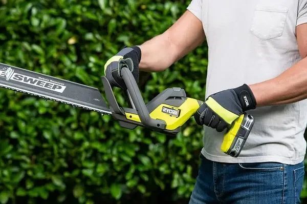 Аккумуляторный кусторез Ryobi RY18HT55A-120 5133004910 фото