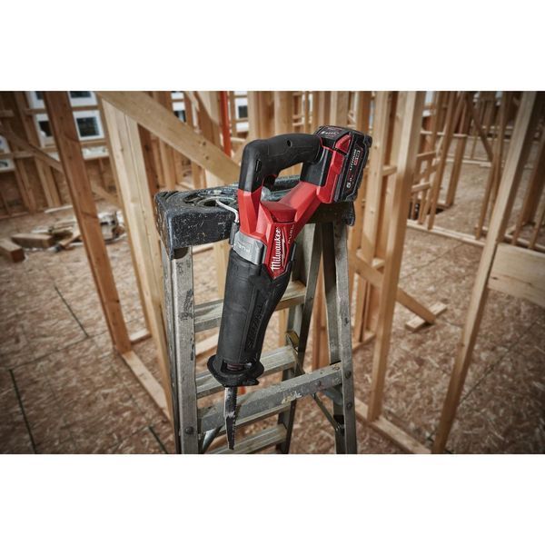 Акумуляторна шабельна пила Milwaukee M18 FSZ-502X 4933478291 фото