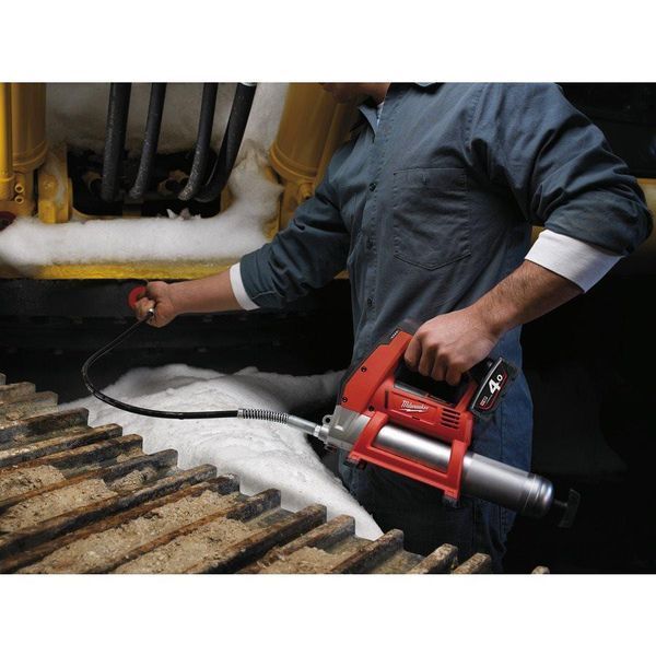 Шприц для змащення MILWAUKEE M12 GG-401B (Li-Ion4А&middot;год) 4933441675 4933441675 фото