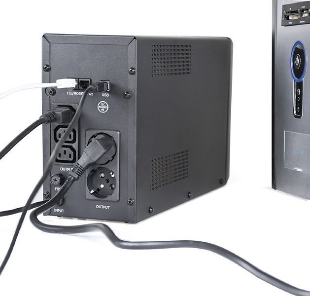 Джерело безперебійного живлення EnerGenie EG-UPS-035 2000VA LCD USB серія Pro 1605664 фото