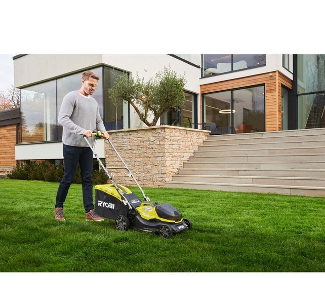 Газонокосилка аккумуляторная Ryobi RY18LMX37A-0 5133004597 фото